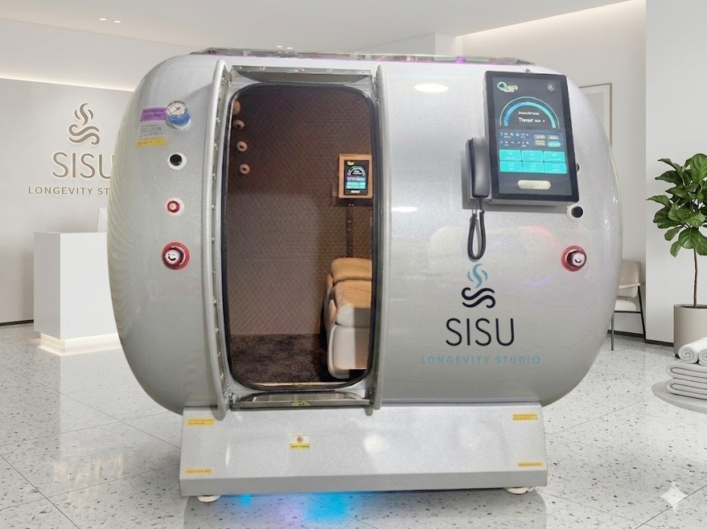 Mild Hyperbaric Oxygen Therapy chamber at Sisu Longevity Studio promoting energy, recovery, and wellness.